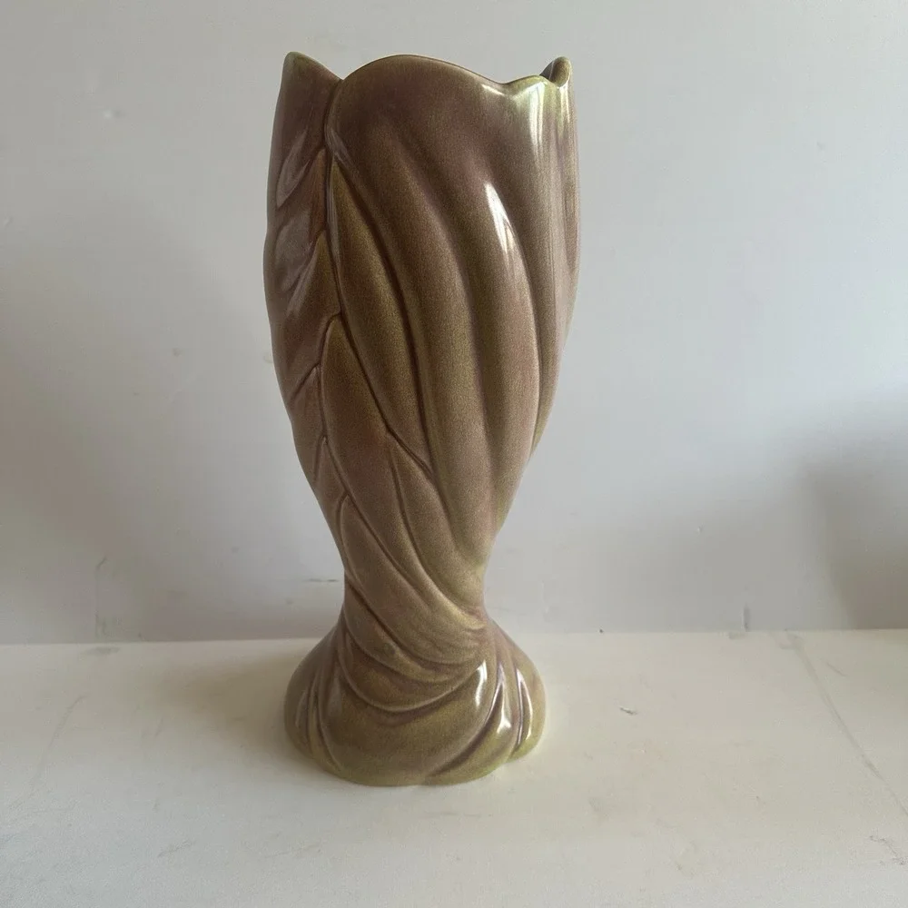 Vintage‎ West Coast Pottery Vase Beautiful Green and Pink Glaze 13.25